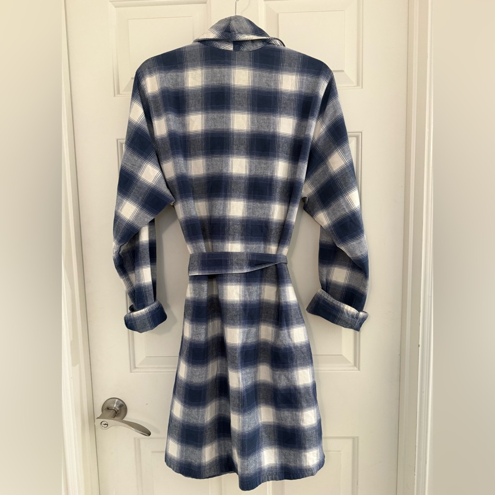 Garnet Hill Blue and White buffalo plaid Cotton soft Robe Medium pockets - Picture 5 of 8